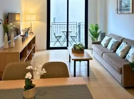 Kioto Suite - Modern Apartment with Parking & Swimming Pool