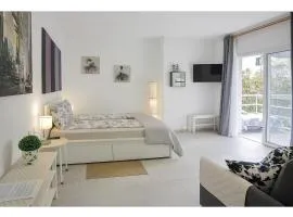 Fantastico 4 - with large private terrace, free parking, air conditioning, BBQ
