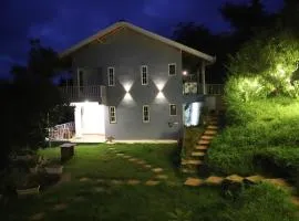 The Blissful Trails 3BR Home 2 in Satkhol by Homeyhuts