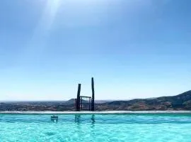 Welcoming House in Cañamero + Pool