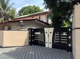 Easy-inn, beach hotel sa Point Pedro