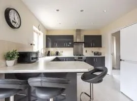 Boyton House Sleeps 14 Long Stays Parking Wi-Fi