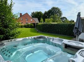 Bruggeske aan't bos، كوخ في مول