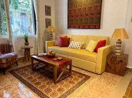African Sojourn 1 bed 2 bath Spacious Prkg Dominos 2