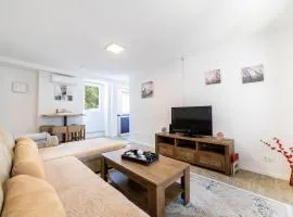 Ferhadija Residence 2-Bedroom Design apartment - Main street