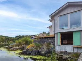 3 Bedroom Awesome Home In Rossland