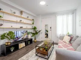 Cozy and Spacious Condo Downtown