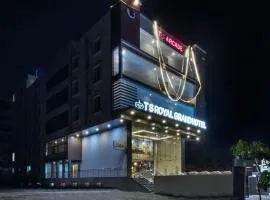 T S Royal Grand Hotel