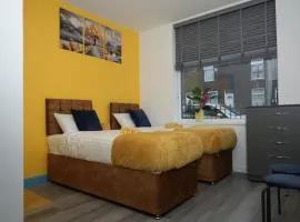 6Bed Home in Bolton Ideal for Contractors & Groups