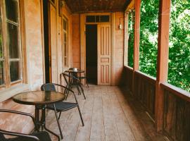 tsereteli's house, vila v destinaci Ambrolauri