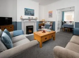 A Bolt Hole by the beach in Northumberland