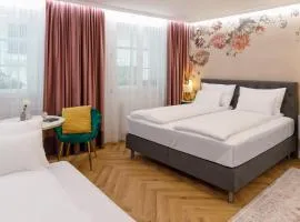 Vienna Hideaways - Boutique Stay with Secret Courtyard Access