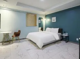 hotel 99 prestige
