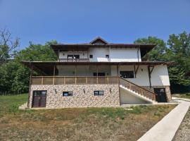 Evernest, hotel em Arefu