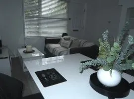 Self-Contained 1-Bed Flat in North Finchley