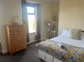 284 - Room 5 - Beachfront - Fantastic sea views