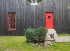 Romantic cottage Slapy - Renovated, hotel en Brunšov