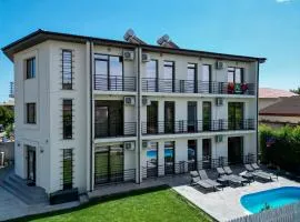 Vila 21A - Piscină, parcare gratuită, zonă liniștită aproape de plajă