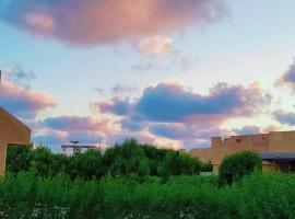 Maklads Chalet, Hotel in Dawwār ‘Abd Allāh