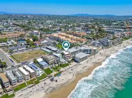 Exclusive Beachfront Duplex in Carlsbad Village Ocean Views, Sleeps 9