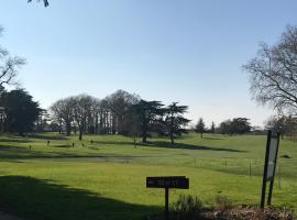 Manoir de l'Herbier, hôtel à Saint-Sulpice
