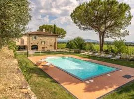 5 Bedroom Gorgeous Home In Arezzo