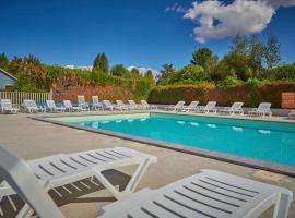 Mobilhome, hotel in Ivry-la-Bataille