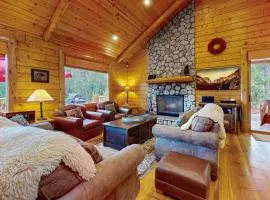 Moonridge Branchwater Lodge with Hot Tub & Game Loft Near Bear Mountain