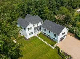 Sprawling Home 1 Mi to Downtown