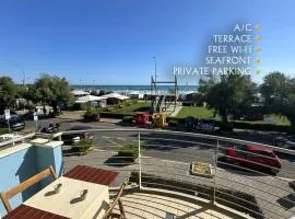 Adriatico Frontemare - free parking sea view!