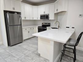 Casita in back house Not a hotel shared living, ξενοδοχείο σε Γκλέντεϊλ