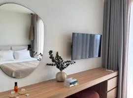 The Little Crab Suites