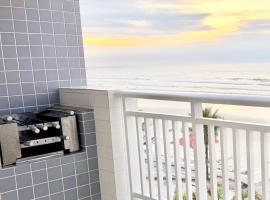 Apto Frente Praia Familiar, hôtel à Mongaguá