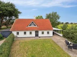 Cozy Holiday Home With A View Of The North Sea