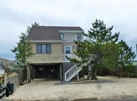 Oceanside, Single Family, Private Yard, Wifi, Washer Dryer, Ocean Side Home In Beach Haven 60092,