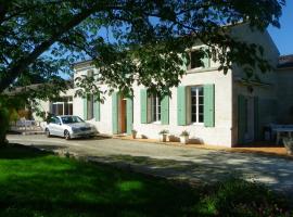 Gîte ANIS, hôtel pour les familles à Gémozac