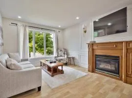 Cozy 5Bdrm Home Games, Parking, Close to Arena