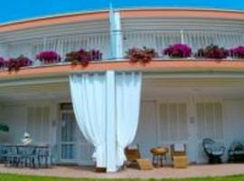 Villa Regina B&B, hotel romántico en Nettuno