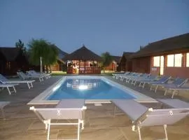 La Tavi casute tip camping