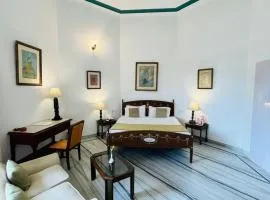 Shikarbadi Hotel - By The Lake Heritage by HRH Group of Hotels