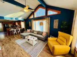 Cozy Getaway by the Lake