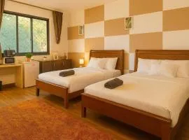 Vailoa Studio, 2 Beds, AC, Wi-fi, TV, 5min to town