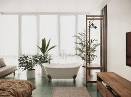 Papaya Maison Hanoi - French Quarter Design - Suites with Tub