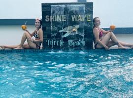Shine Wave Turtle Beach, hotel em Tangalle