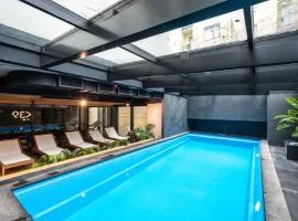 Luxury River Side apartament, Pool, Gym & Sauna