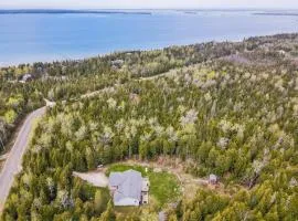 Huron retreat, near beach & pet friendly