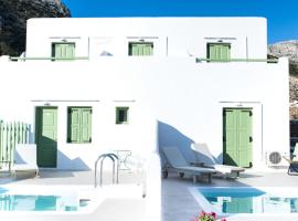 Lithos Suites Sifnos, guest house in Kamarai