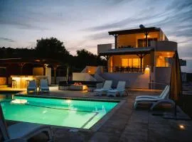 Lucy Lux Villa