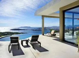 Serene 4 Bedroom Villa in Ibiza City, 1032