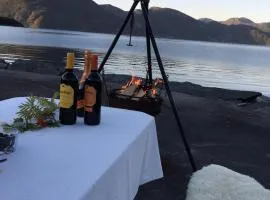 House by the fjord-private quay, hot tub, boat rental